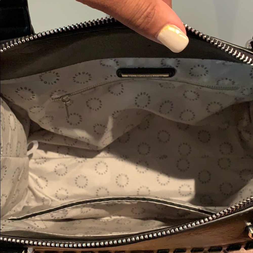BCBGeneration medium sized black purse - Picture 8 of 8
